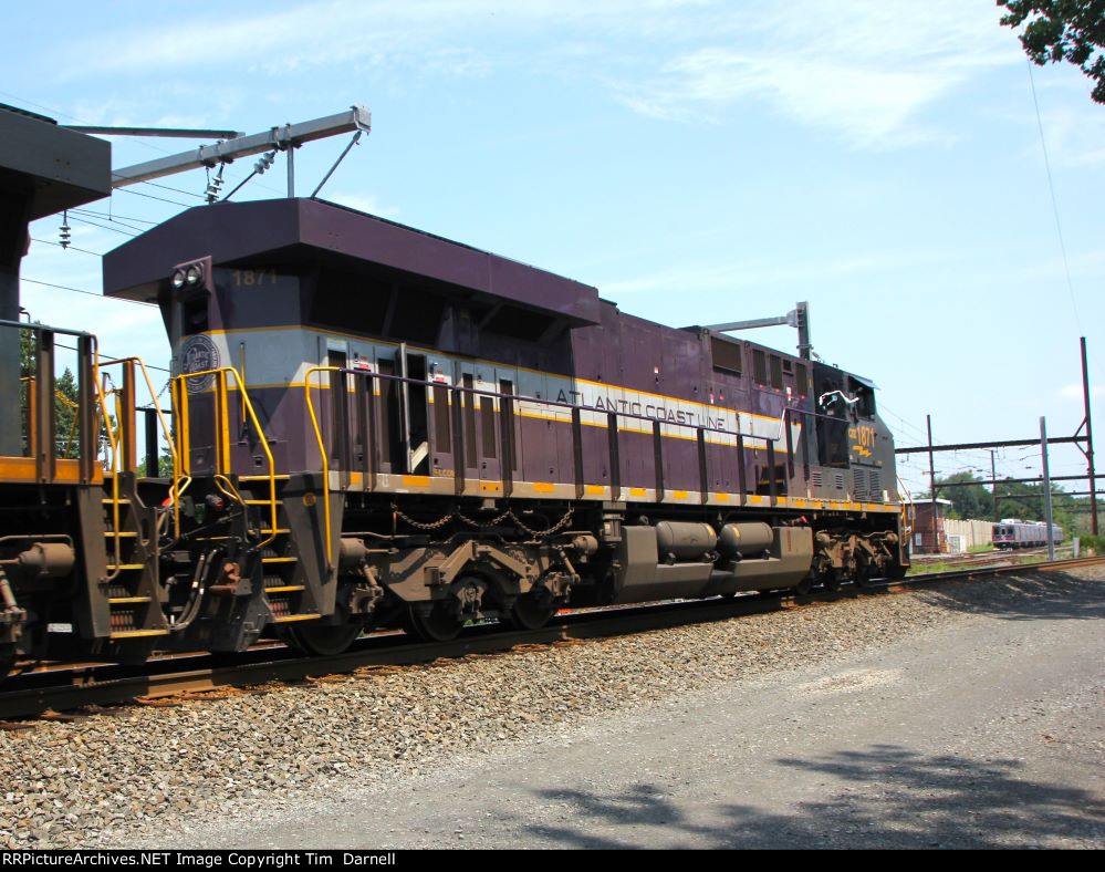 CSX 1871 on I032